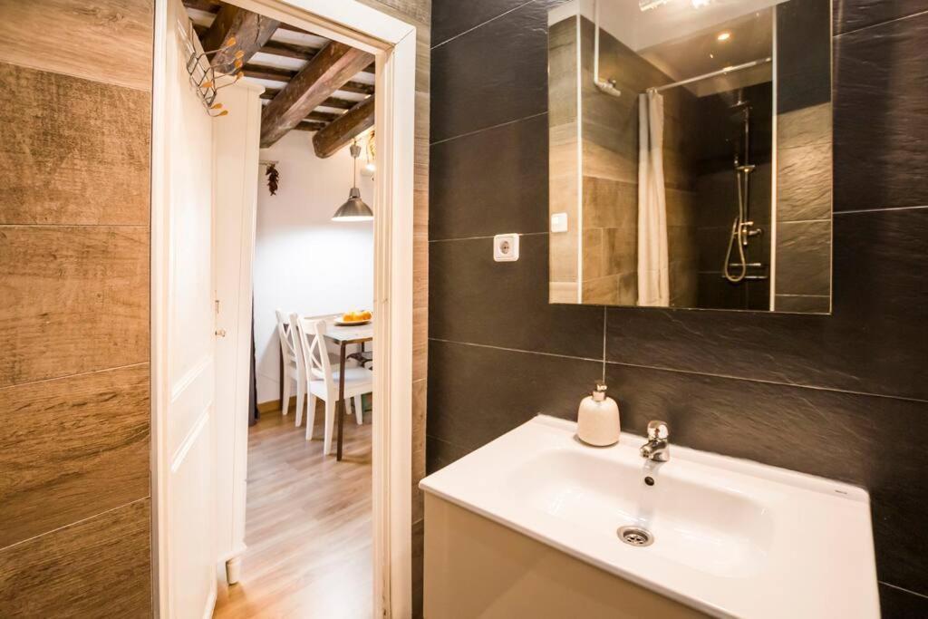 Prive Terrace In El Born, Near The Beach Apartamento *